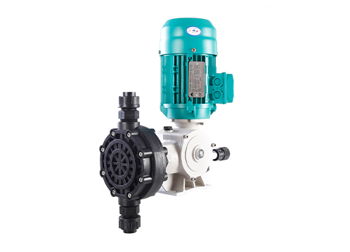 选择合适的新道茨计量泵泵头材质：关键影响因素和选择指南